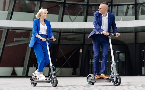 Hulajnoga motus Scooty 8,5 (kolor turkusowy) Hulajnoga motus Scooty 8,5 (kolor turkusowy)