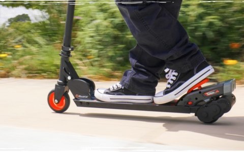 Razor-hulajnoga elektryczna Turbo A Razor-hulajnoga elektryczna Turbo A
