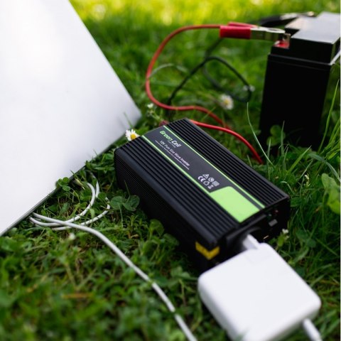 Green Cell - Przetwornica napięcia Inwerter 12V na 230V 300W/600W Czysta sinusoida Green Cell - Przetwornica napięcia Inwerter 12V na 230V 300W/600W Czysta sinusoida