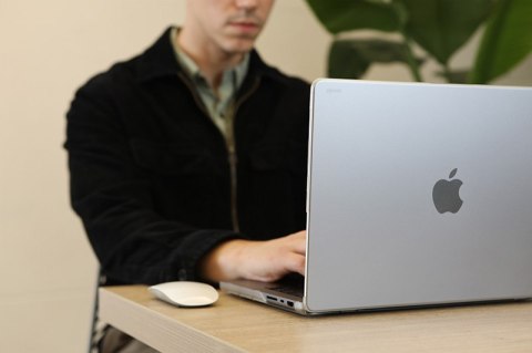 Moshi iGlaze Hardshell Case - Obudowa MacBook Pro 14" (M4/M3/M2/M1/2024-2021) (Stealth Clear) Moshi iGlaze Hardshell Case - Obudowa MacBook Pro 14" (M4/M3/M2/M1/2024-2021) (Stealth Clear)