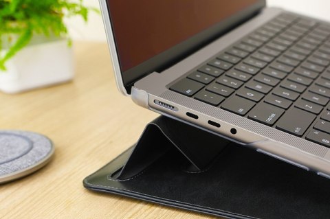 Moshi iGlaze Hardshell Case - Obudowa MacBook Pro 14" (M4/M3/M2/M1/2024-2021) (Stealth Clear) Moshi iGlaze Hardshell Case - Obudowa MacBook Pro 14" (M4/M3/M2/M1/2024-2021) (Stealth Clear)