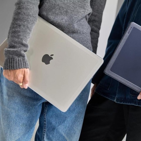 Incase Edge Hardshell Case - Etui MacBook Air 15" M4 (2025) / M3 (2024) / M2 (2023) (Clear) Incase Edge Hardshell Case - Etui MacBook Air 15" M4 (2025) / M3 (2024) / M2 (2023) (Clear)
