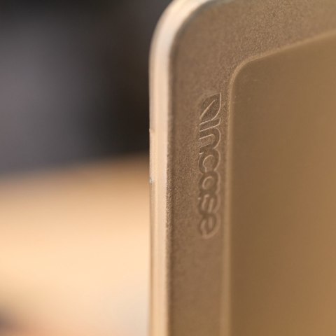 Incase Edge Hardshell Case - Etui MacBook Air 15" M4 (2025) / M3 (2024) / M2 (2023) (Clear) Incase Edge Hardshell Case - Etui MacBook Air 15" M4 (2025) / M3 (2024) / M2 (2023) (Clear)