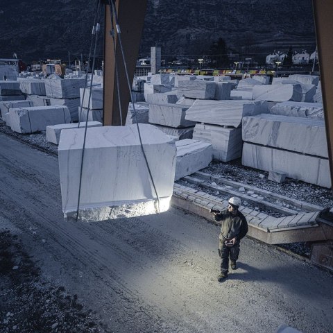 Latarka Ledlenser P18R