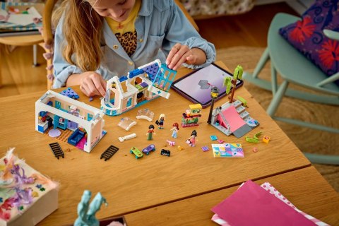 LEGO Friends 42687 Dom rodziny Liann