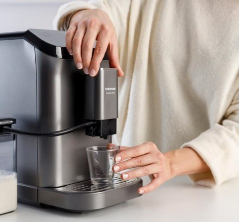 Ekspres ciśnieniowy Taurus Accento Latte; 20 bar White Coffee