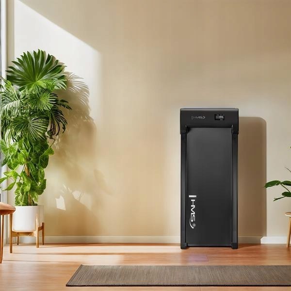 Kompaktowa Lekka BIEŻNIA ELEKTRYCZNA schowasz pod łóżko i spalisz kalorie Cechy dodatkowe Bluetooth głośniki kółka transportowe programy treningowe współpraca z urządzeniami mobilnymi wyświetlacz