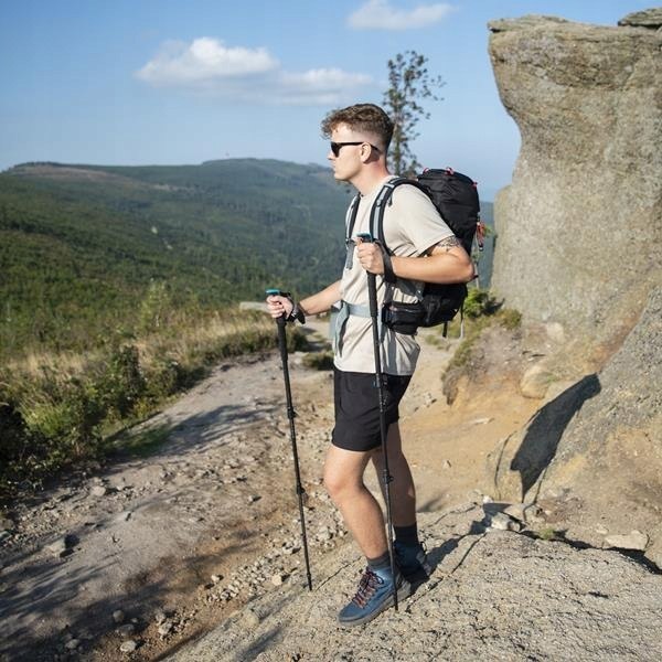 KIJE TREKKINGOWE NILS TK8607 -Lekkie Wytrzymałe Włókno Węglowe dobre w góry Materiał włókno węglowe